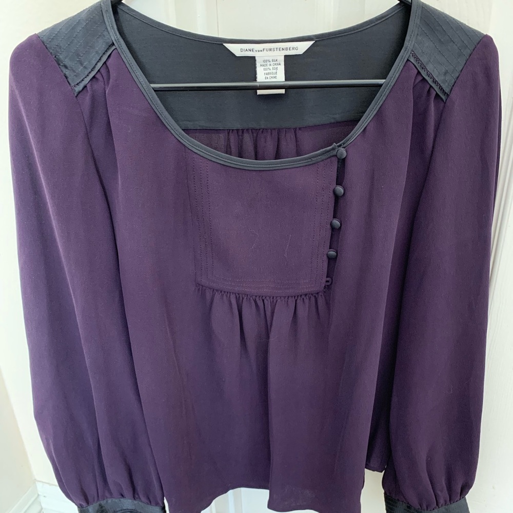 💯 % Silk DVF Blouse